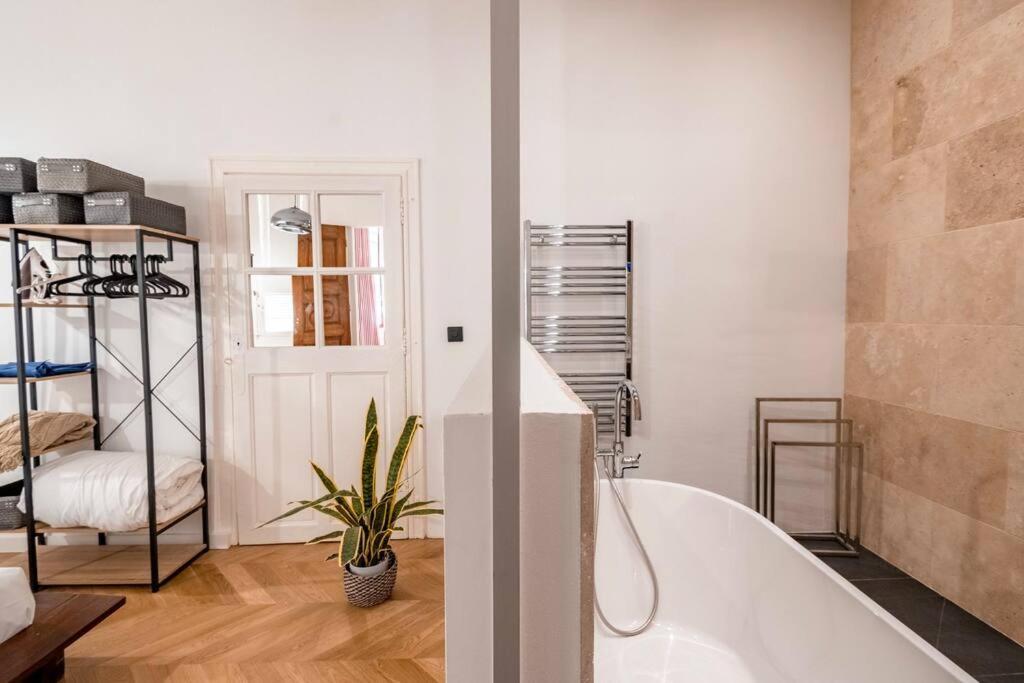 Harmonie Apartment Nimes Bagian luar foto